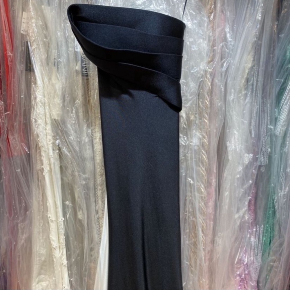Nicole bakati dress (style 7082)